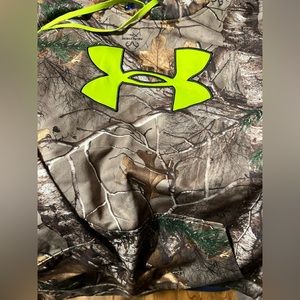 Under Armour hooded Camo sweatshirt